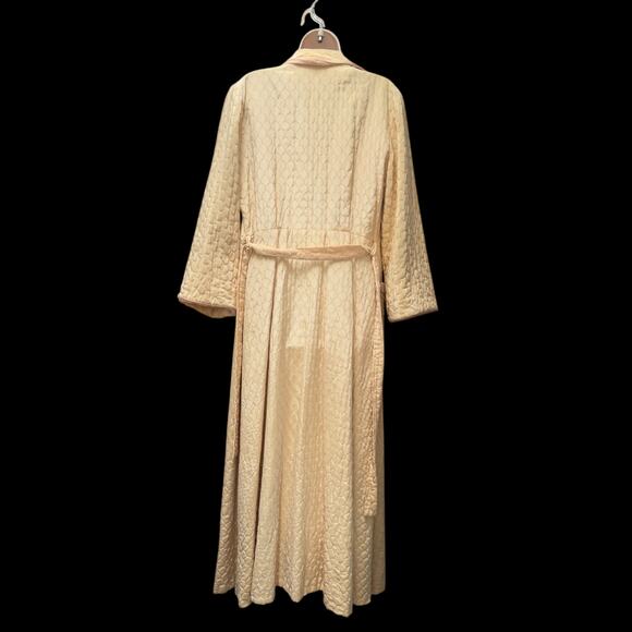 Vintage 1940s Princess Quilted Peach Satin Robe Corded Embroidered Lapel & Belt - Picture 11 of 16